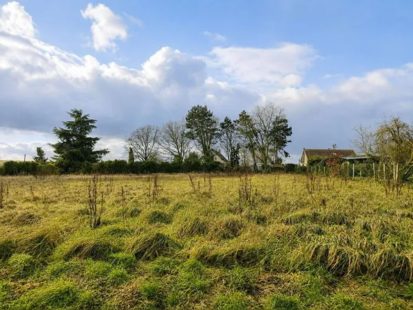 Terrain 883 m²