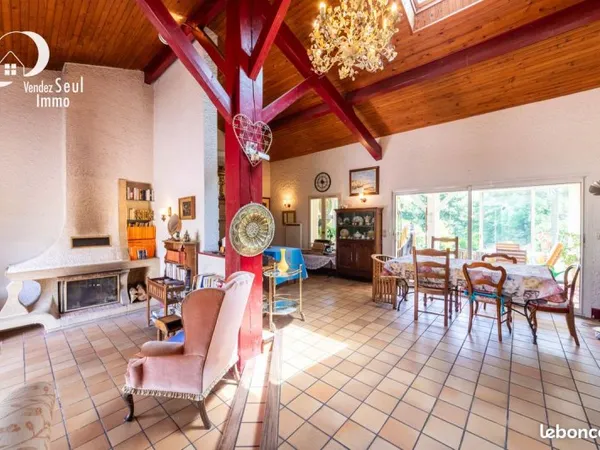 Propriété 8 pièces 193 m²