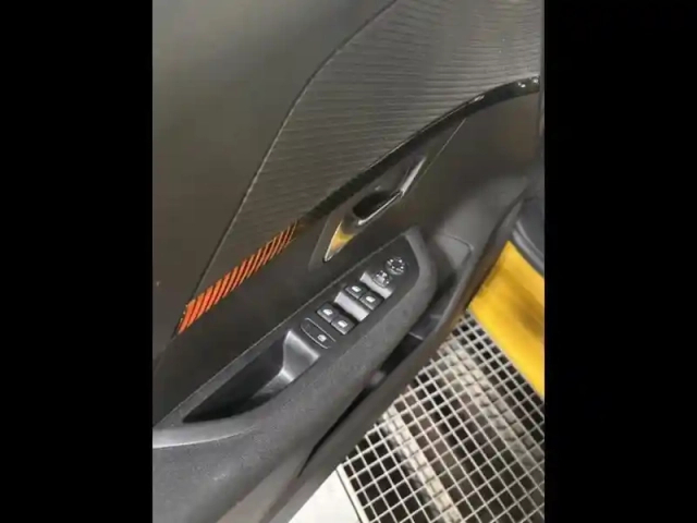 Peugeot 208 1.2 puretech 75ch s&amp;s like 2023 — photo 15