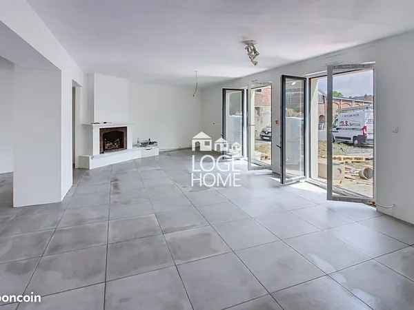 Maison 8 pièces 253 m²