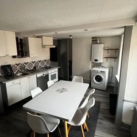APPARTEMENT MEUBLÉ LUMINEUX 46m carrés PROCHE CENTRE VILLE