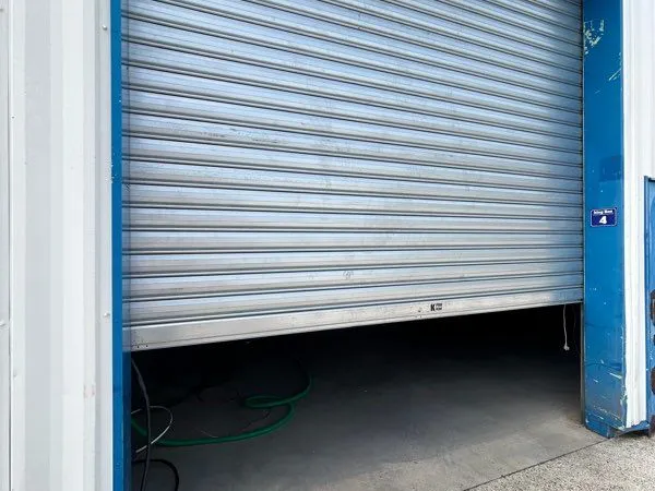 À louer bâtiment professionnel 200 m2