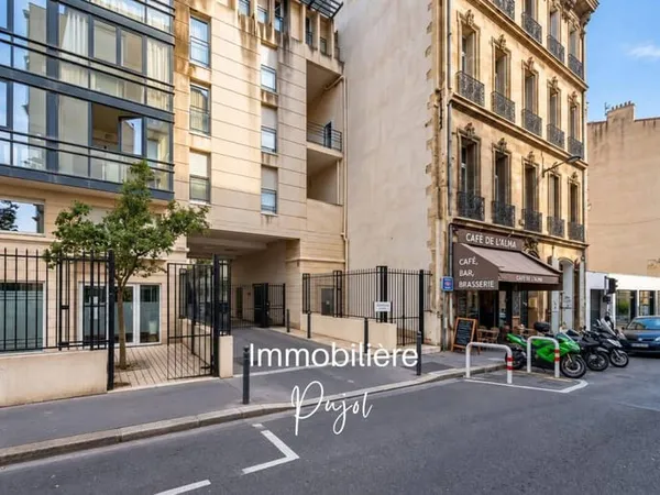 Parking 12 m²