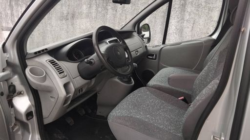 Renault Trafic Passenger L2 H1 2.0 dCI 115 - Expression – 2013 – 102821 km – Diesel – Boîte Manuelle — photo 23