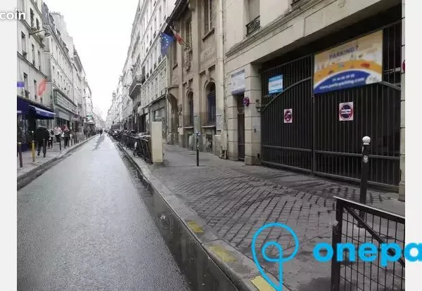 Parking/box 12 m² PARIS 11