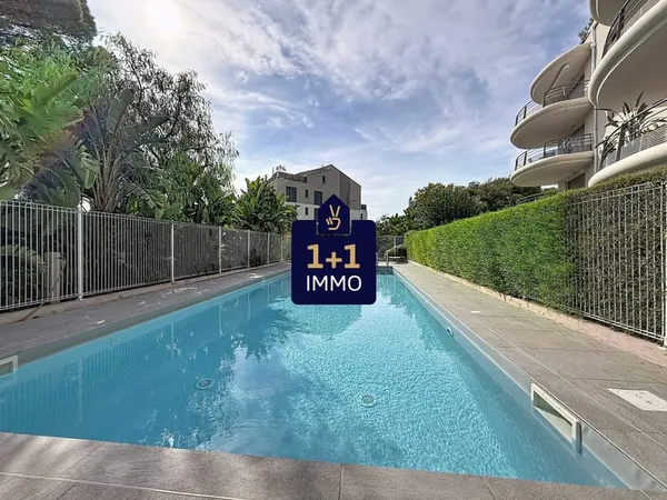 Magnifique appartement avec piscine et double garage