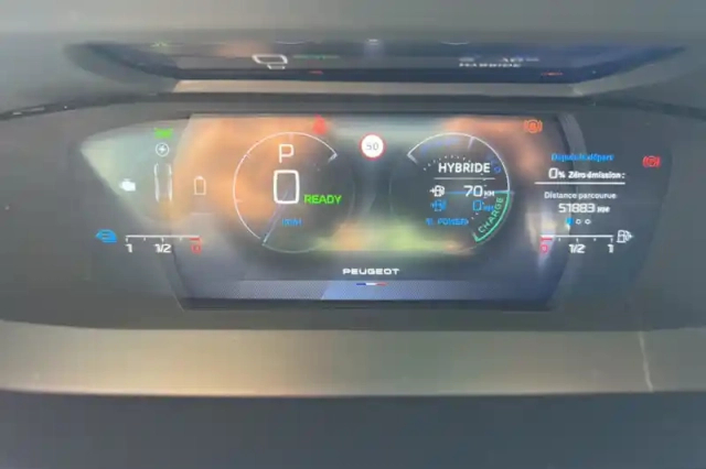 Peugeot 408 phev 225 e-eat8 — photo 16