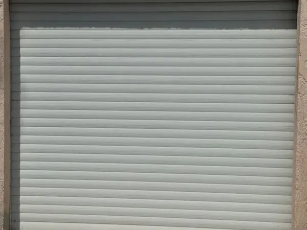 Garage / local de stockage de 38 m²