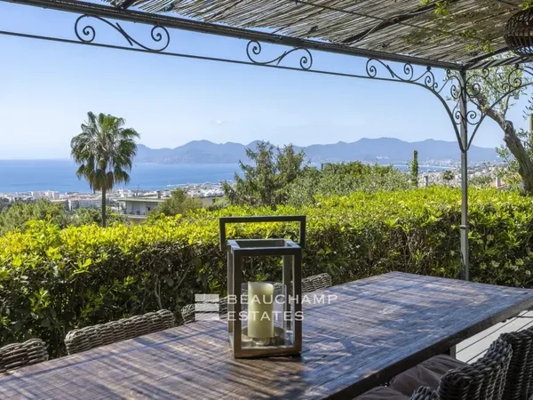 Exclusivité - Villa néo-provençale avec vue mer - Cannes