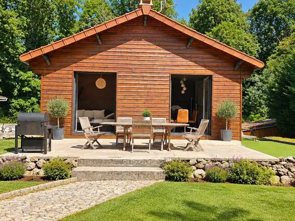 Terrain 2084 m²