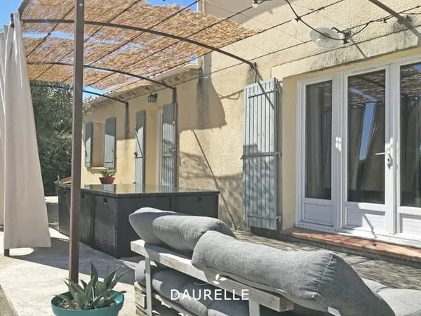Villa à louer à Châteaurenard, 4 chambres, jardin et garage