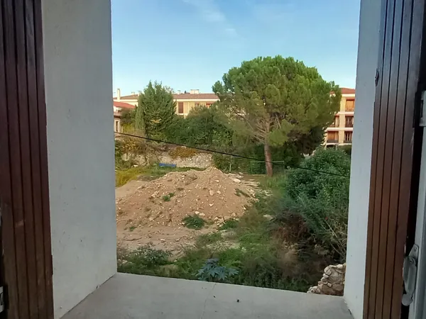 Loue T1 24m² à Aix en Provence rue des Chartreux/République