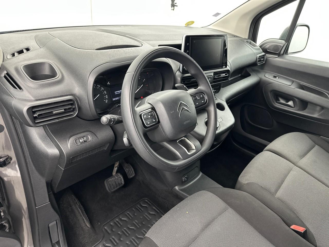 Citroën Berlingo van m 650 bluehdi 130 s&s eat8 driver — photo 8