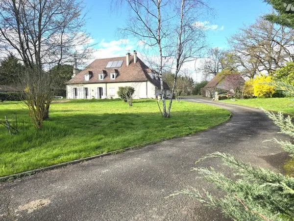 Maison 11 pièces 285 m²