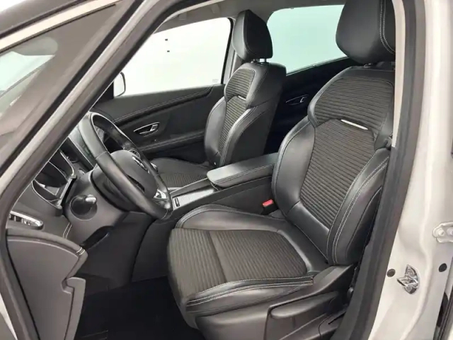 Renault Scenic blue dci 120 — photo 18
