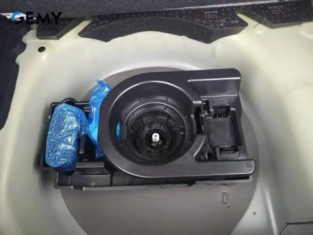 Peugeot 208 hybrid 100 e-dcs6 — photo 21