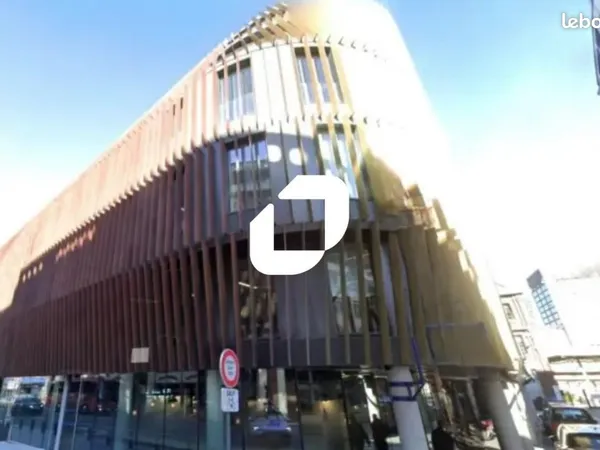 Bureaux 2 351 m²