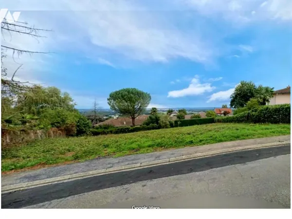 Terrain 895 m²