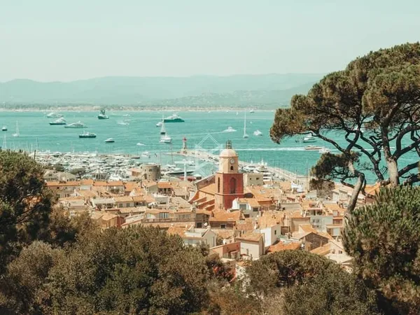 DROIT AU BAIL - BOUTIQUE - SAINT-TROPEZ