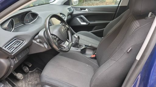 Peugeot 308 1.2 PureTech 110 - Allure – 2018 – 112497 km – Essence – Boîte Manuelle — photo 20