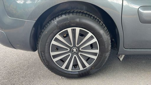 Peugeot Partner TEPEE TPMR 1.2 PureTech 110 - Style – 2017 – 60834 km – Essence – Boîte Manuelle — photo 32