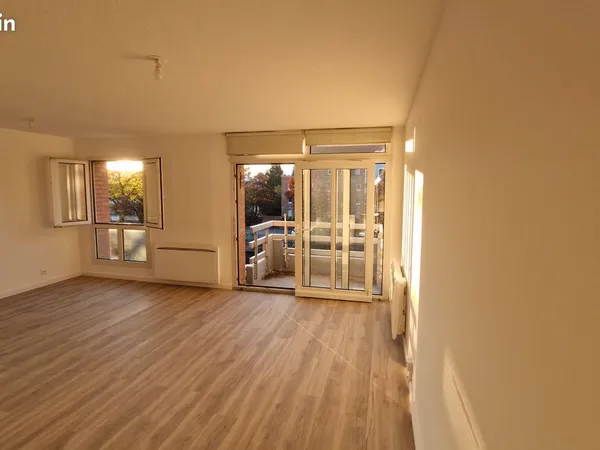 Appartement type 3 (70m2) Douai bord de Scarpe