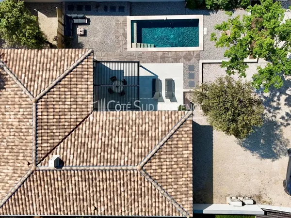 VILLA CONTEMPORAINE AVEC PISCINE SAINT-DIDIER