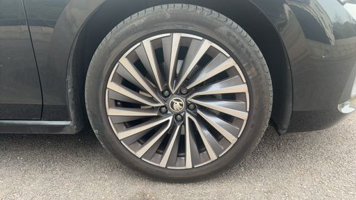 Skoda Superb Combi 1.5 TSI 150 mHEV DSG7 - Laurin & Klement – 2024 – 43063 km – Hybride essence – Boîte Automatique — photo 32