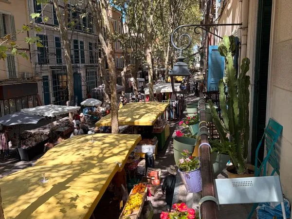 Période de location flexible appartement meublé climatisé à deux pas des transports en communs