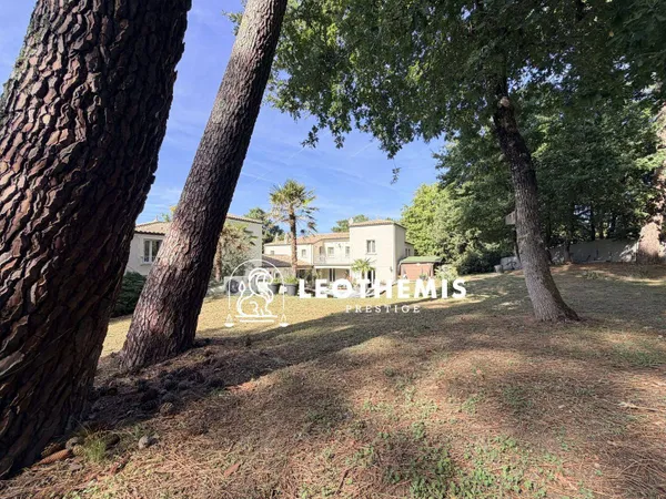 Villa 9 pièces 398 m²