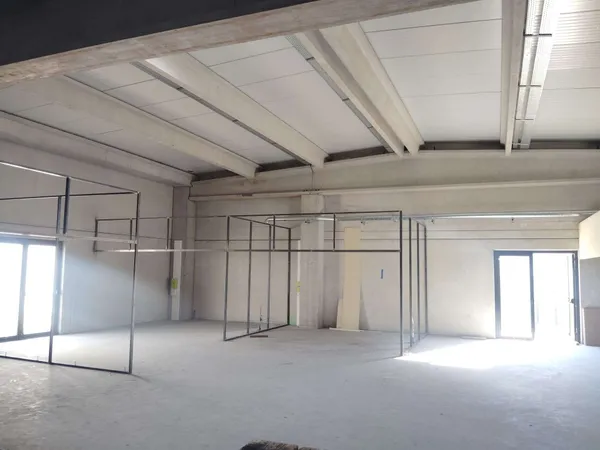 Vente local commercial 970m² avec parking Les Arcs