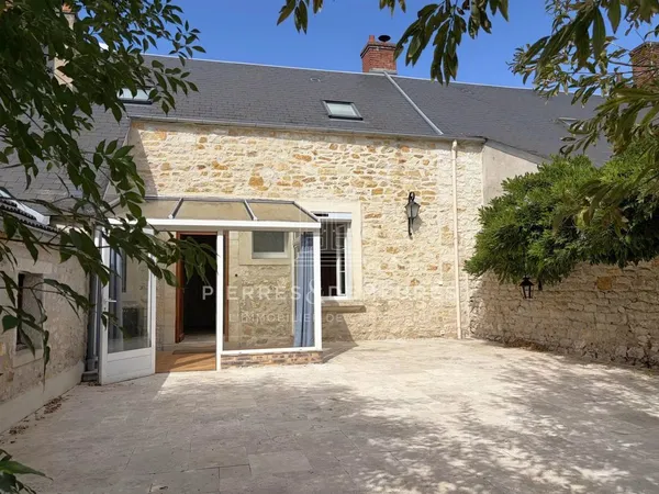 CHARMANTE MAISON DE VILLE AVEC JARDIN