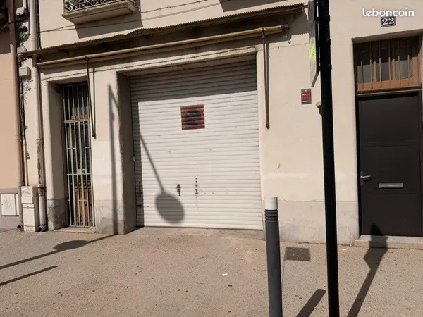 Local d’activité et entrepôt Location Perpignan  130m² 810€