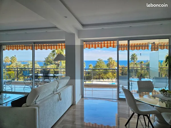 Appartement dans résidence Cannes Golf Juan, vue mer panoramique
