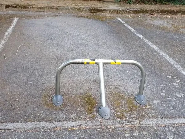 1 PARKING A LOUER sécurisé sur lot rare de 3 places La Terrasse-Côte Pavée