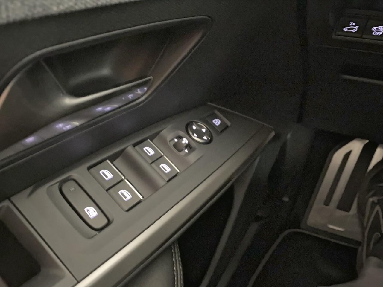Peugeot 3008 hybrid 145 e-dcs6 gt — photo 20