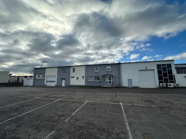 A VENDRE - BATIMENT D ACTIVITE