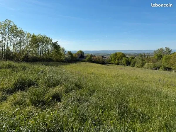 Terrain constructible 1436 m2 viabilisé en zone UC + 1400m2 en zone naturel
