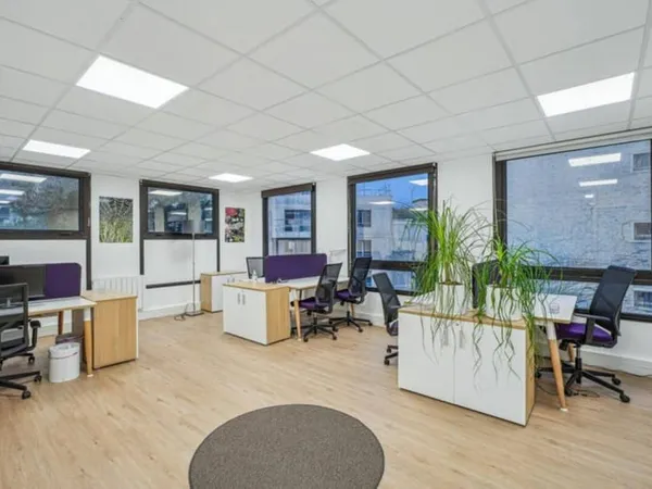 Local 248 m²