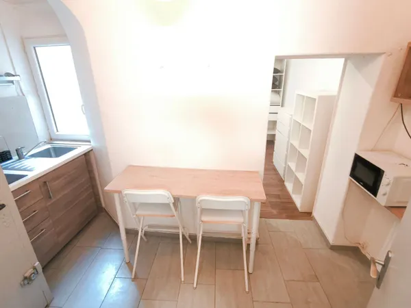 Studio 2 pièces 18 m²