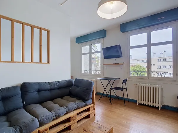 A louer PAU CENTRE Appartement T2 meublé de 27.72 m² au 3ème et dernier étage d'un immeuble sécurisé