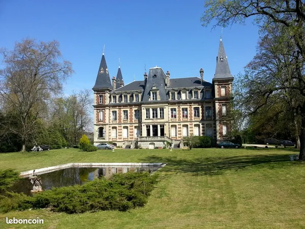 Studio plein sud dans superbe château à 1 h de Paris