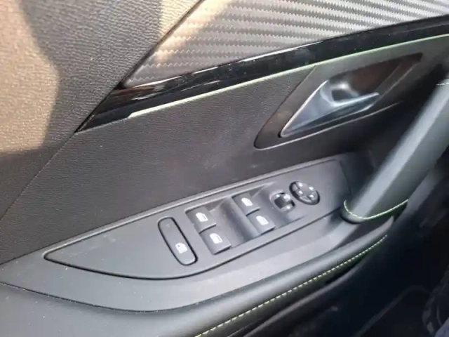Peugeot 208 puretech 100 s&amp;s eat8 — photo 19