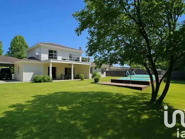 Maison 7 pièces 200 m²