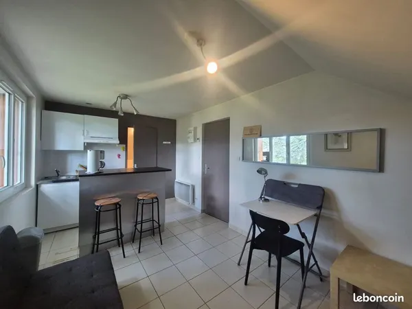 Studio meublé - 19 m² - Écully Parking + jardin