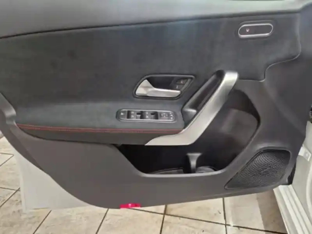 Mercedes Classe A 180 amg line — photo 12