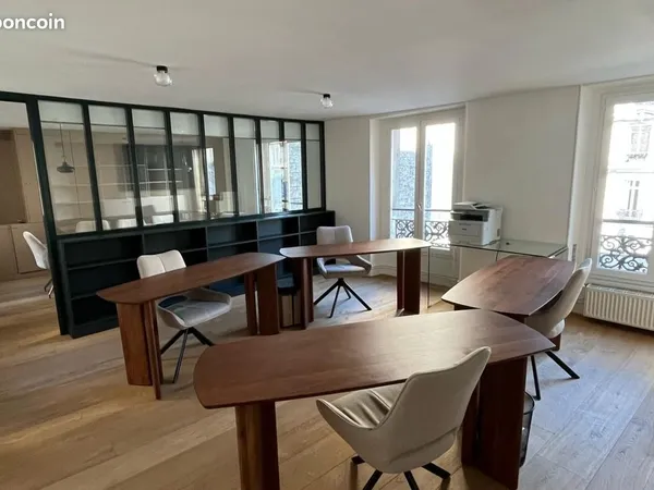 Bureaux privatifs 55 m² - Paris 3 - Mise à disposition (accessible jeune entreprise - sans bail)