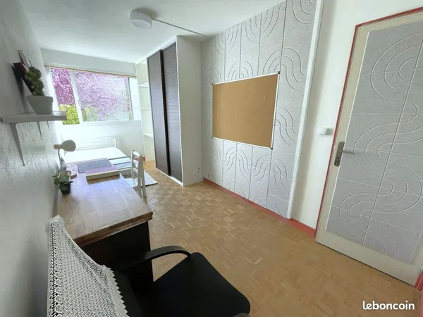 Colocation féminine à Massy : chambres meublées, ménage inclus, dès 540 CC
