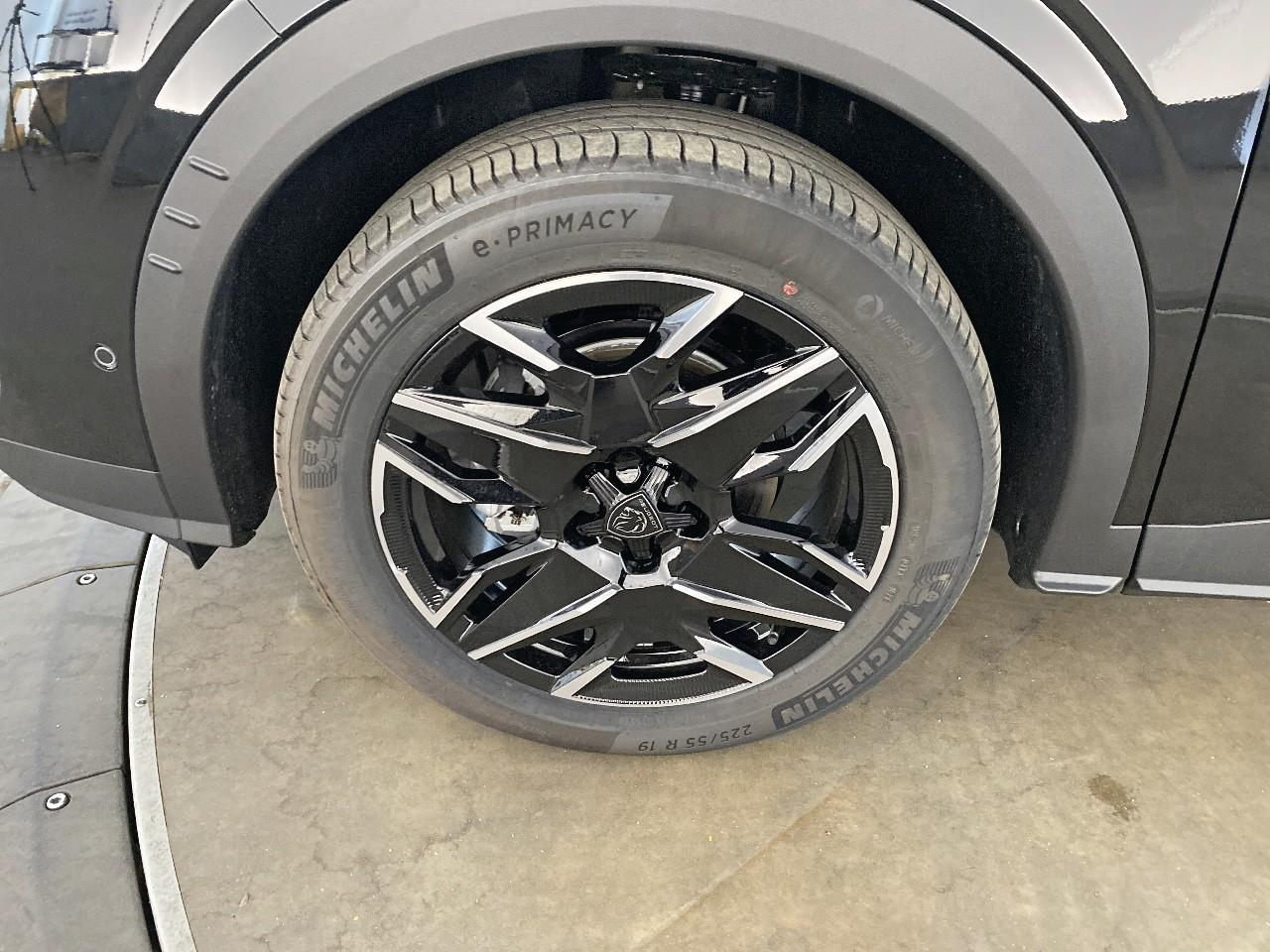 Peugeot 3008 hybrid 145 e-dcs6 gt — photo 11