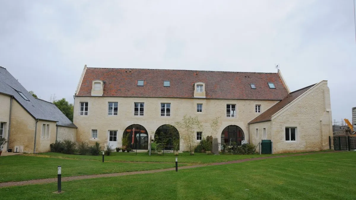 Photo 1